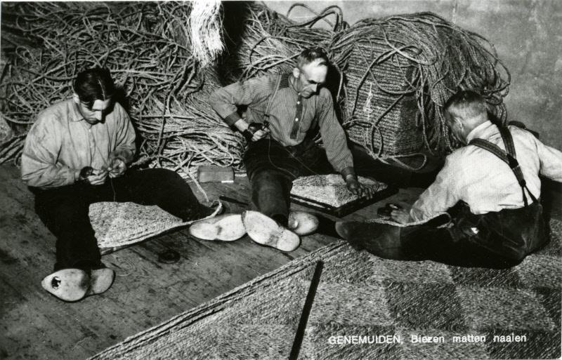 Genemuidenaren naaien een ‘Genemuider mat’ – bron: www.historisch-centrum-overijssel.mijnstadmijndorp.nl